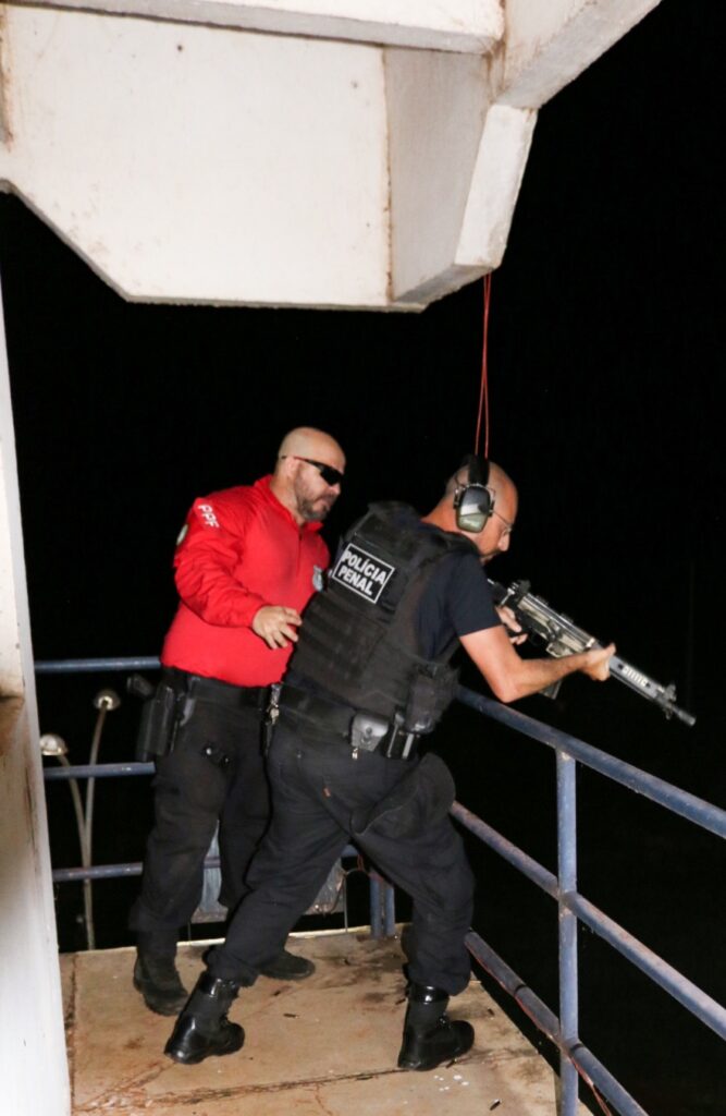 Policiais penais de Dourados se aperfeiçoam em técnicas de combate em torre para atuação em caso de ataques externos