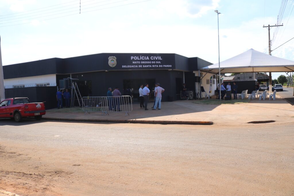 Com espaço amplo e moderno, foi inaugurada nesta quinta feira a nova sede da Delegacia de Polícia Civil em Santa Rita do Pardo