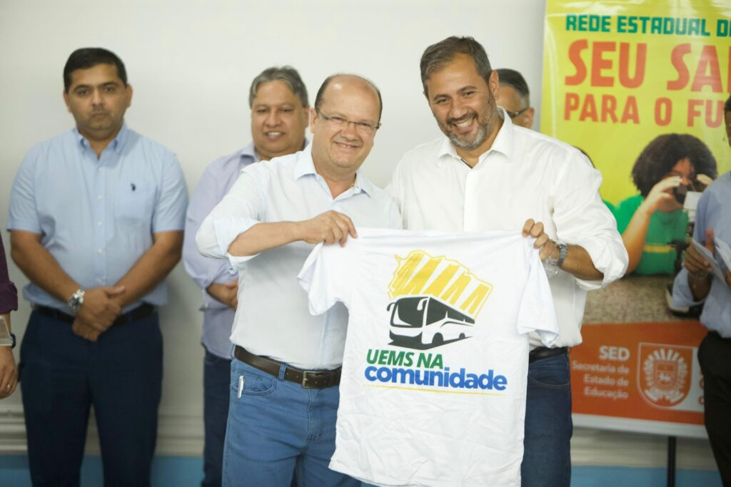 Barbosinha inaugura sistema para segurança hídrica e abastecimento e anuncia reformas em 4 escolas