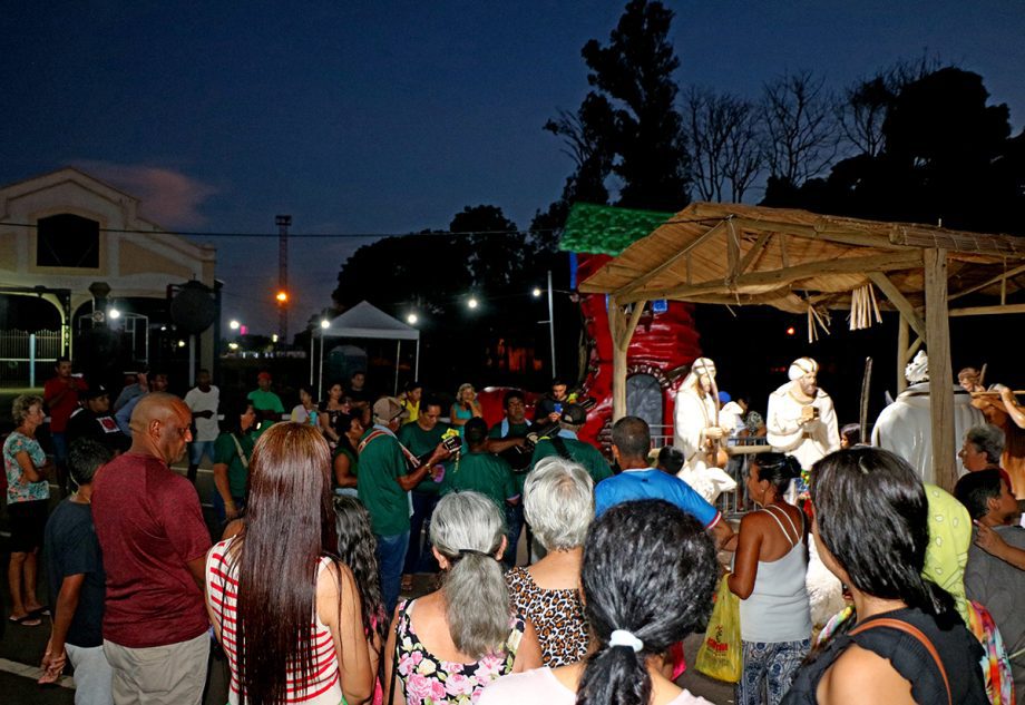 Três-lagoenses se despediram da Cidade do Natal com apresentação da Folia de Reis