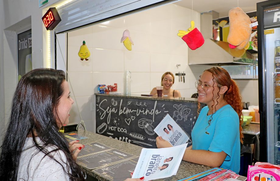 VISAT e RAPS promovem ação pelo Janeiro Branco na Feira Central Turística