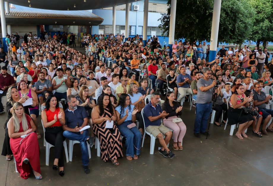 Prefeitura de Três Lagoas empossa 209 novos servidores em segunda cerimônia de posse do ano