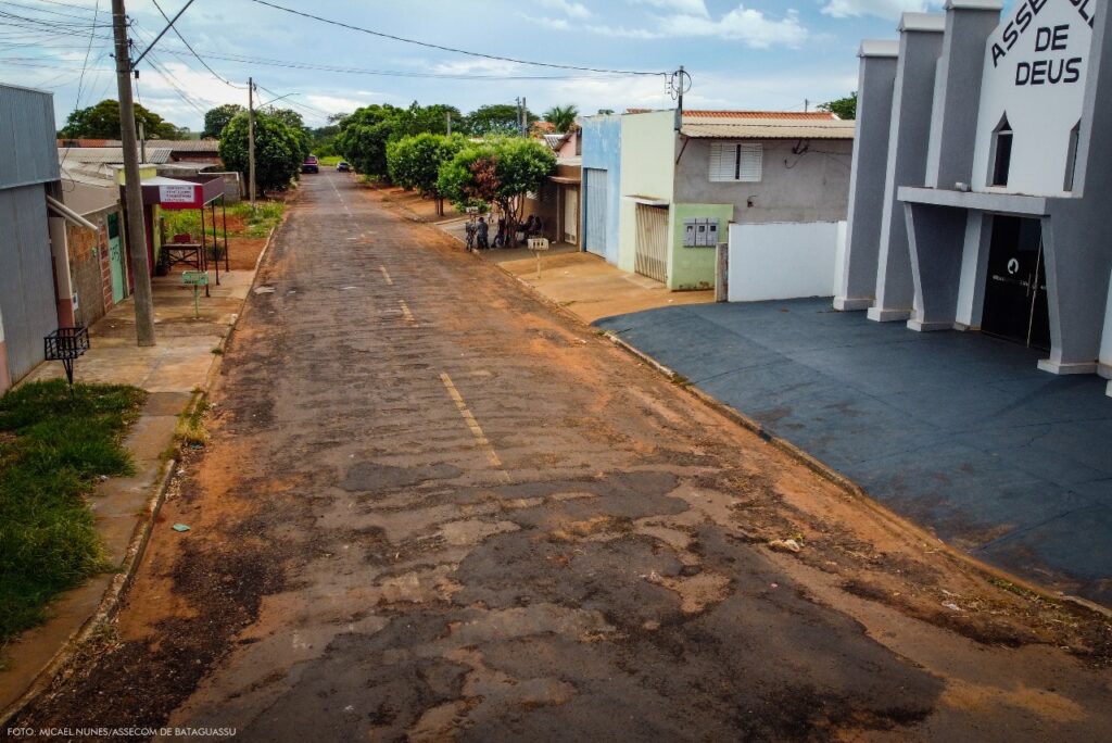 Akira anuncia recapeamento total do bairro Jardim Campo Grande em Bataguassu