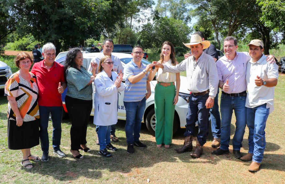 Prefeito Angelo Guerreiro assina ordem de serviço de asfalto e drenagem no Distrito do Arapuá