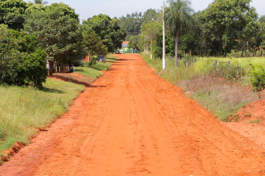 Prefeito Angelo Guerreiro assina ordem de serviço de asfalto e drenagem no Distrito do Arapuá