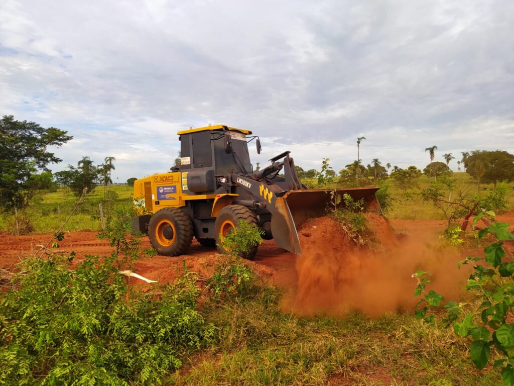 Estradas Rurais que cortam o Município de Brasilândia recebem melhorias e recuperação