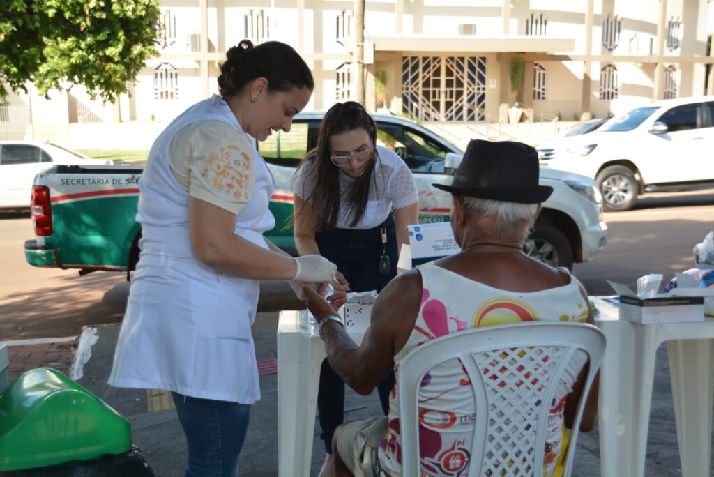 Em abordagem, Saúde disponibiliza testes rápidos e orientações para pessoas em situação de rua em Bataguassu