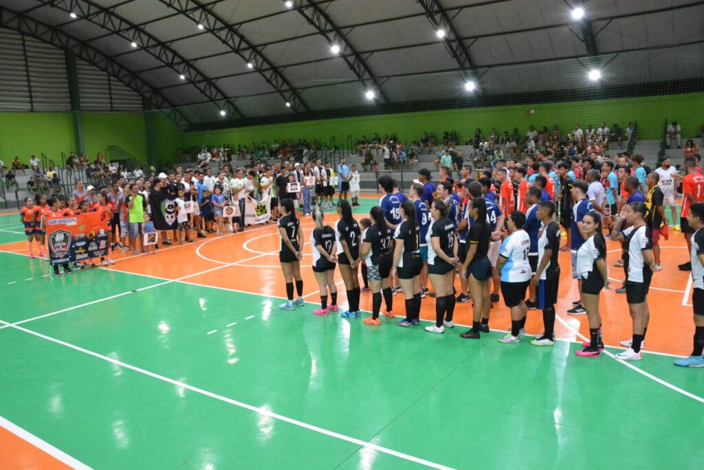 Prefeito Akira prestigia abertura do Campeonato Municipal de Futsal Adulto em Bataguassu