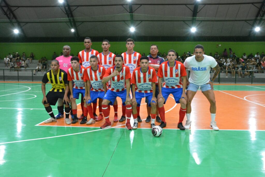 Prefeito Akira prestigia abertura do Campeonato Municipal de Futsal Adulto em Bataguassu