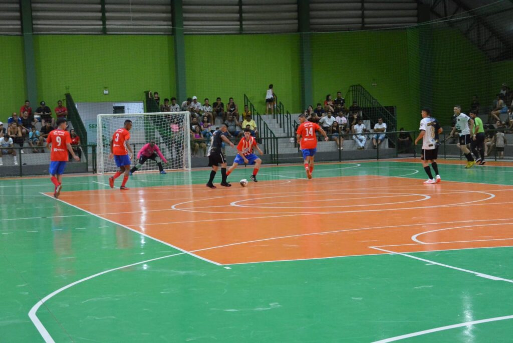 Prefeito Akira prestigia abertura do Campeonato Municipal de Futsal Adulto em Bataguassu