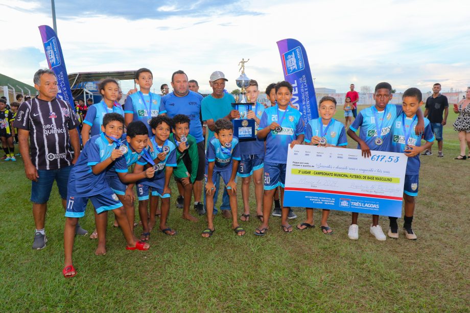 E.F. Pedrinho e EFMC Recanto do Galo são os campeões do Campeonato Municipal de Futebol Categoria de Base sub-11 e sub-15