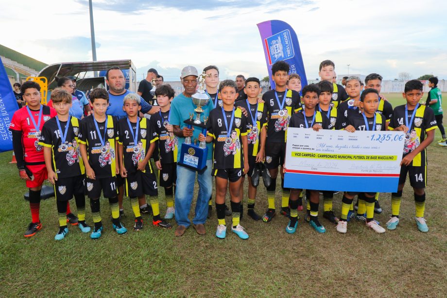 E.F. Pedrinho e EFMC Recanto do Galo são os campeões do Campeonato Municipal de Futebol Categoria de Base sub-11 e sub-15