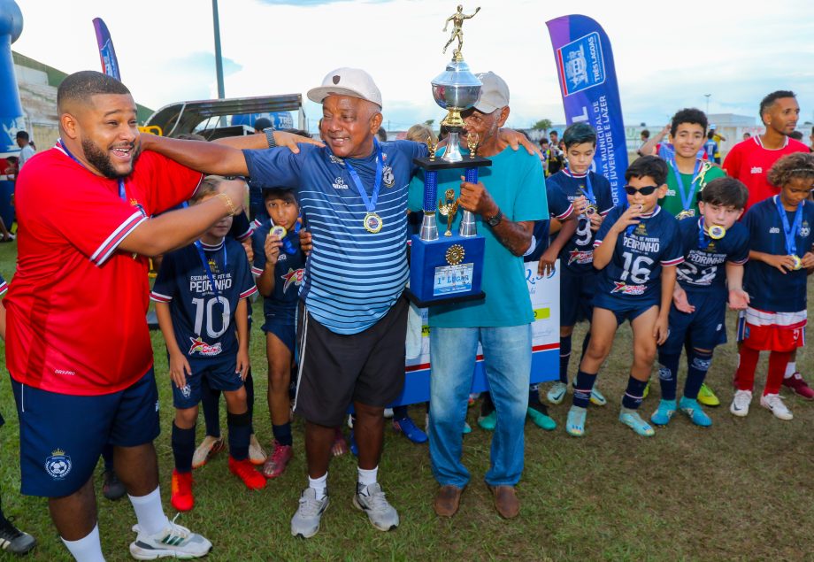 E.F. Pedrinho e EFMC Recanto do Galo são os campeões do Campeonato Municipal de Futebol Categoria de Base sub-11 e sub-15