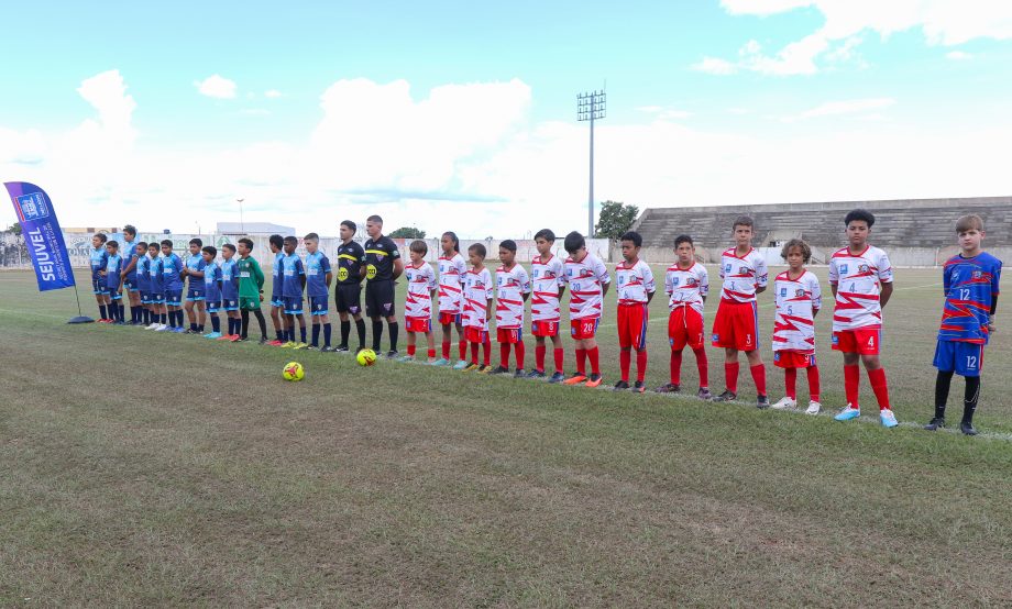 E.F. Pedrinho e EFMC Recanto do Galo são os campeões do Campeonato Municipal de Futebol Categoria de Base sub-11 e sub-15