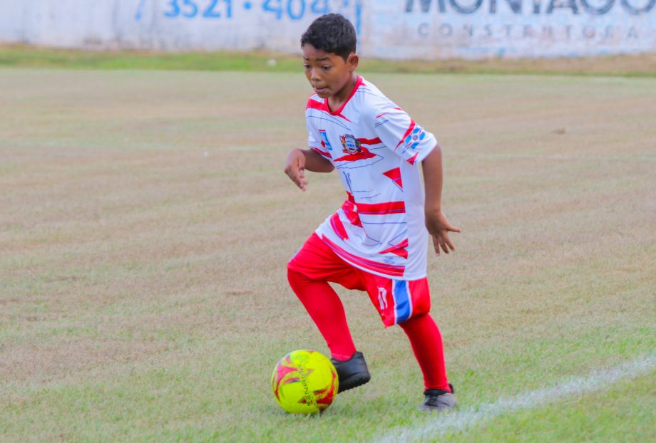 E.F. Pedrinho e EFMC Recanto do Galo são os campeões do Campeonato Municipal de Futebol Categoria de Base sub-11 e sub-15