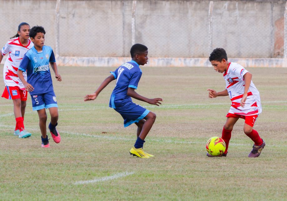 E.F. Pedrinho e EFMC Recanto do Galo são os campeões do Campeonato Municipal de Futebol Categoria de Base sub-11 e sub-15