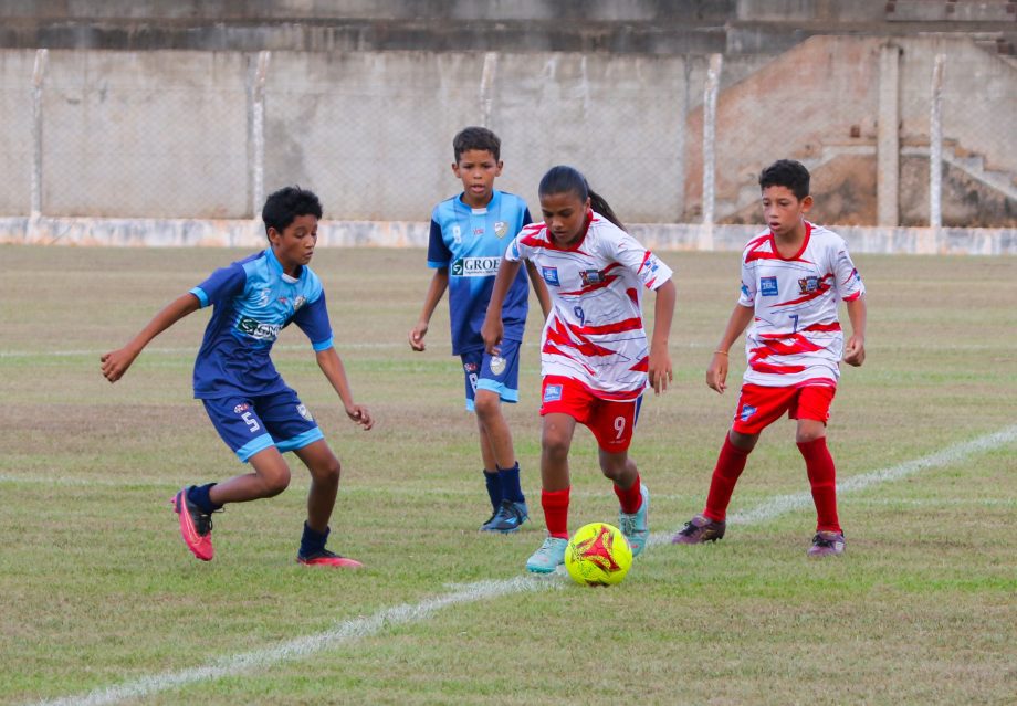 E.F. Pedrinho e EFMC Recanto do Galo são os campeões do Campeonato Municipal de Futebol Categoria de Base sub-11 e sub-15