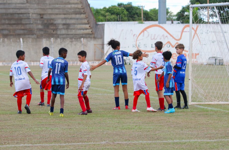 E.F. Pedrinho e EFMC Recanto do Galo são os campeões do Campeonato Municipal de Futebol Categoria de Base sub-11 e sub-15