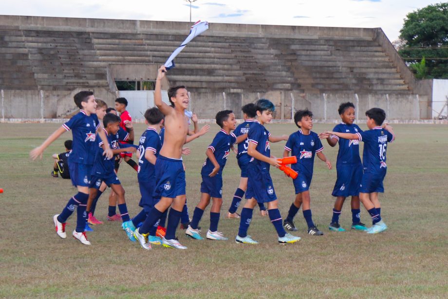 E.F. Pedrinho e EFMC Recanto do Galo são os campeões do Campeonato Municipal de Futebol Categoria de Base sub-11 e sub-15