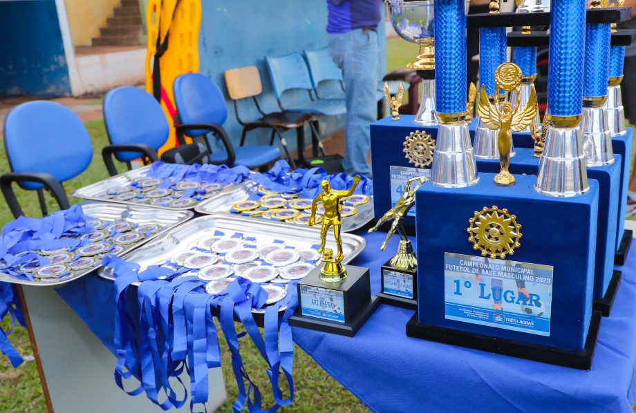 E.F. Pedrinho e EFMC Recanto do Galo são os campeões do Campeonato Municipal de Futebol Categoria de Base sub-11 e sub-15