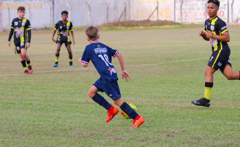 E.F. Pedrinho e EFMC Recanto do Galo são os campeões do Campeonato Municipal de Futebol Categoria de Base sub-11 e sub-15