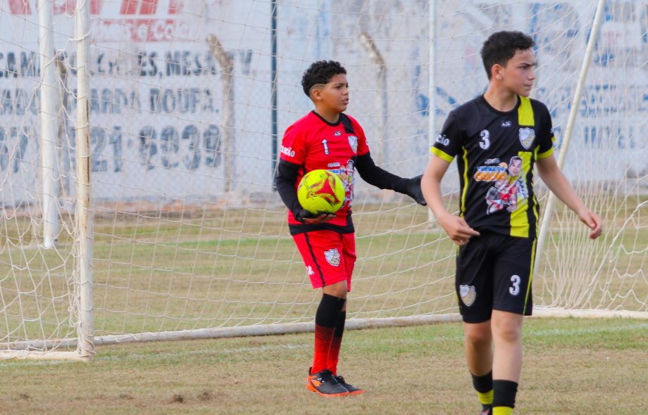 E.F. Pedrinho e EFMC Recanto do Galo são os campeões do Campeonato Municipal de Futebol Categoria de Base sub-11 e sub-15