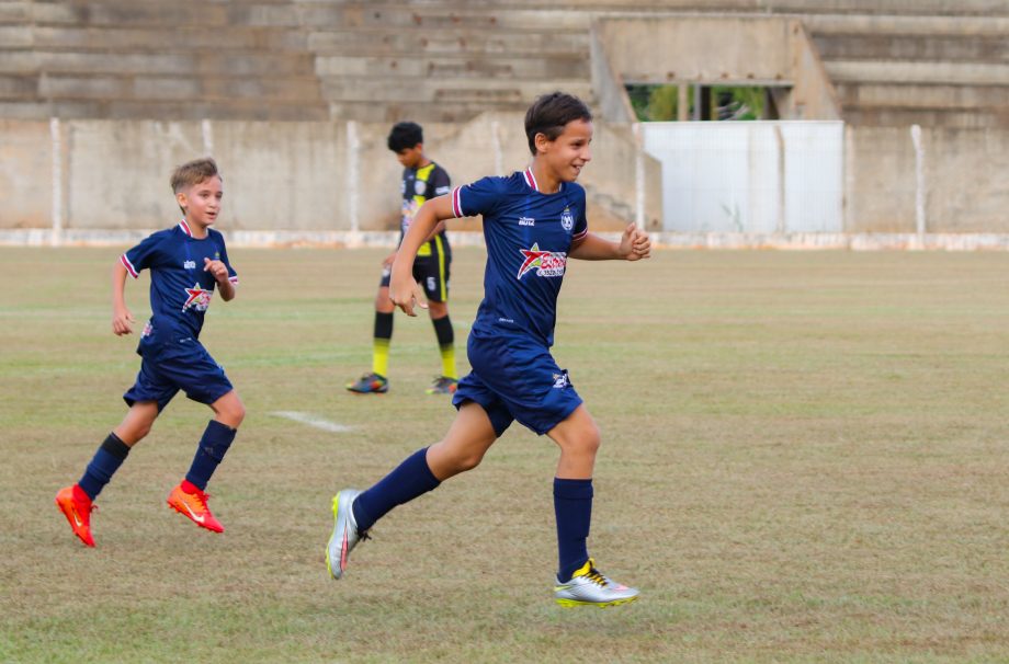 E.F. Pedrinho e EFMC Recanto do Galo são os campeões do Campeonato Municipal de Futebol Categoria de Base sub-11 e sub-15