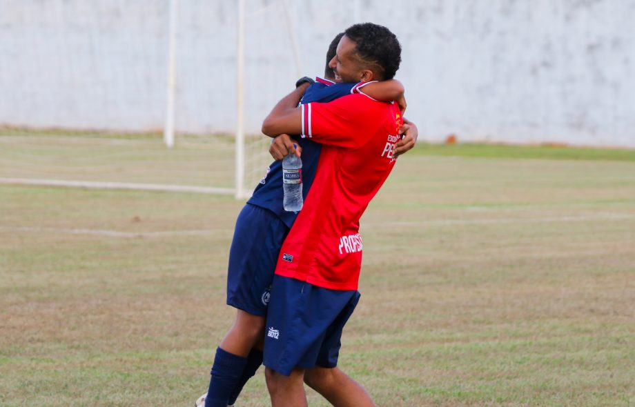 E.F. Pedrinho e EFMC Recanto do Galo são os campeões do Campeonato Municipal de Futebol Categoria de Base sub-11 e sub-15