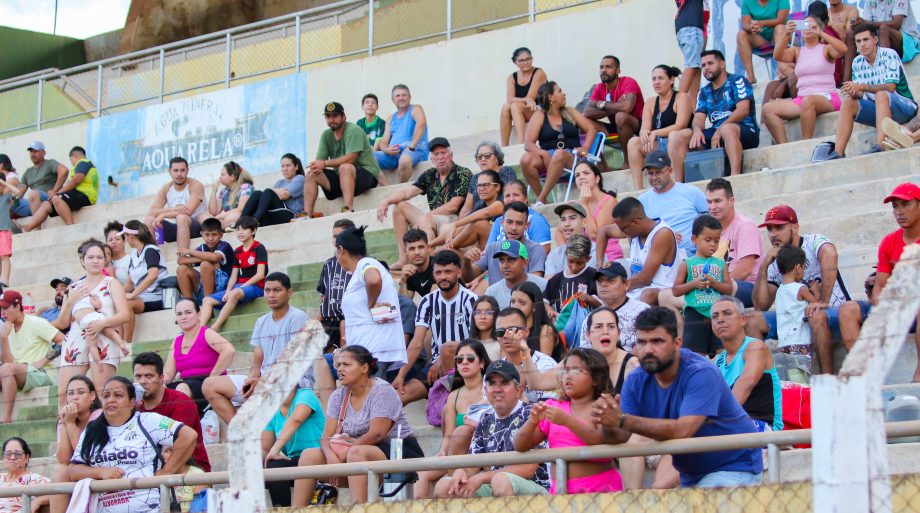 E.F. Pedrinho e EFMC Recanto do Galo são os campeões do Campeonato Municipal de Futebol Categoria de Base sub-11 e sub-15