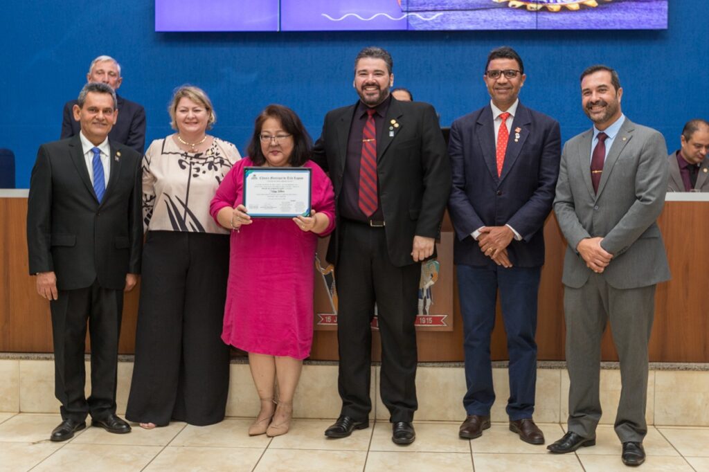 Rotarianos são homenageados em solenidade