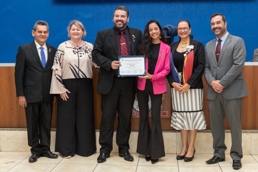 Rotarianos são homenageados em solenidade