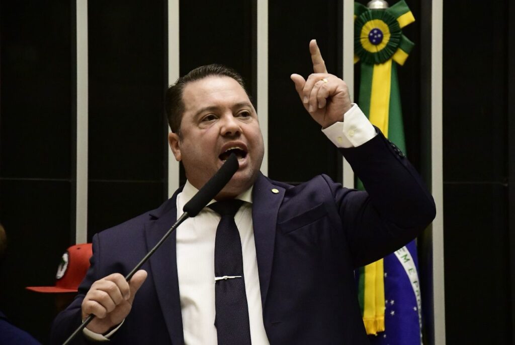 Rodolfo Nogueira "melou" homenagem ao MST e enfrentou petistas na Câmara