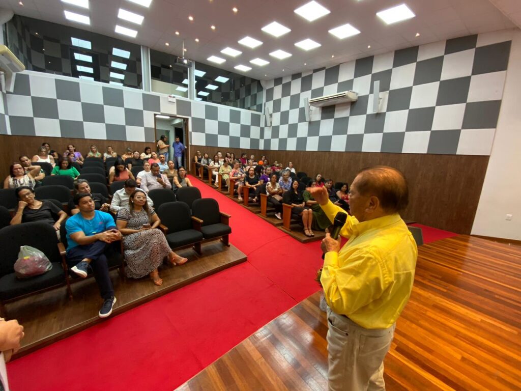 Akira defende empreendedorismo feminino durante Encontro de Mulheres de Negócios realizado em Bataguassu 