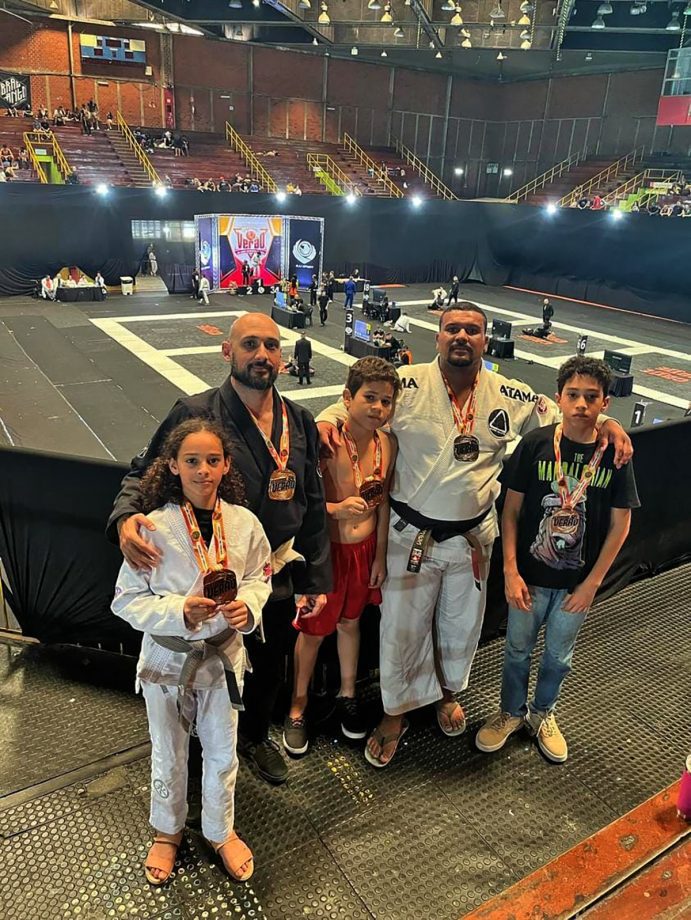 Com apoio da SEJUVEL, equipes de jiu-jitsu de Três Lagoas conquistaram 09 medalhas neste fim de semana