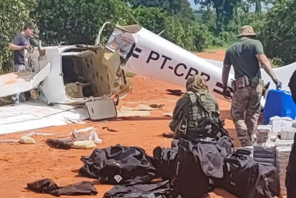 Ação conjunta da FAB e PF intercepta aeronave com cocaína em São Paulo vinda do Paraguai com destino ao MS