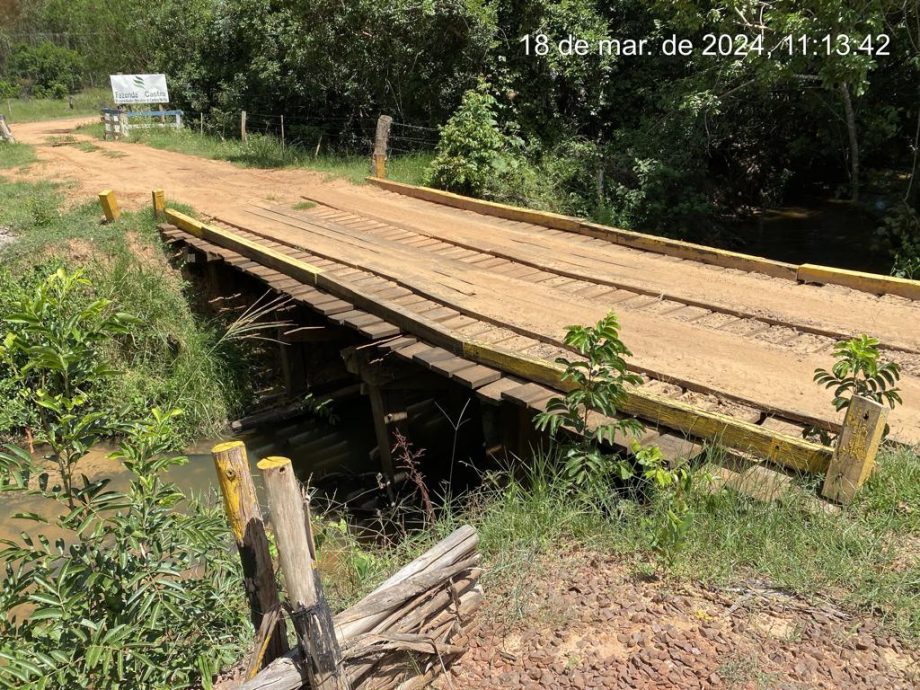 Prefeitura realiza reforma completa em ponte sobre o Córrego Arapuá