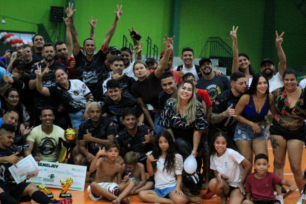 Equipe "Os Mlk é Liso" é campeã do Campeonato Municipal de Futsal Adulto Masculino edição 2024