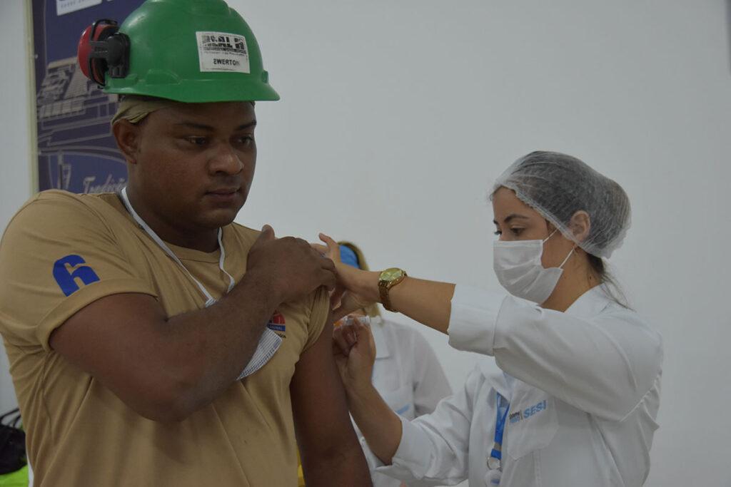 Sesi inicia campanha de vacinação contra gripe com meta de atingir 30 mil trabalhadores