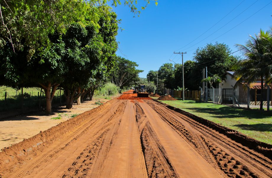 Pavimentação da Estrada Rancheira “Oásis” está avançada