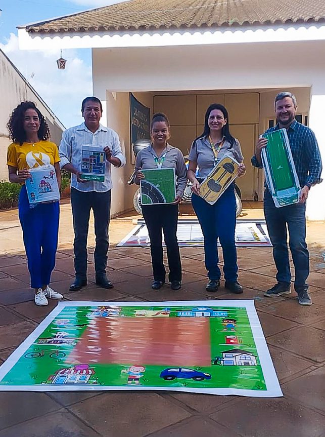 Deptran recebe doação da empresa Eldorado Brasil para educação viária nas escolas