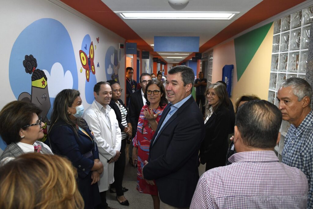 Com apoio do Governo de MS, AACC entrega reforma do centro de tratamento de oncologia infantil no HR