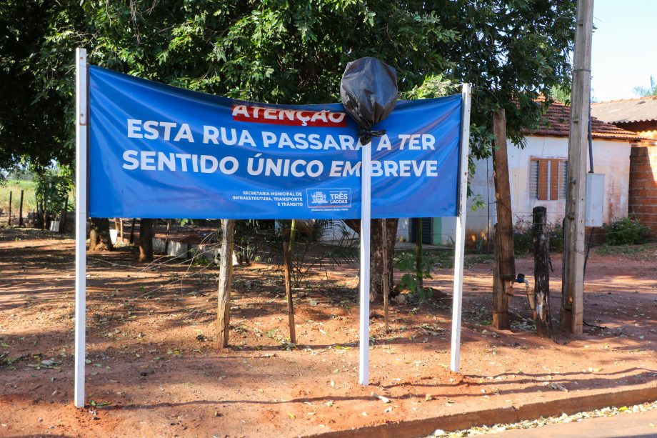 SEINTRA realiza mudanças em ruas do bairro Jardim Paranapunga