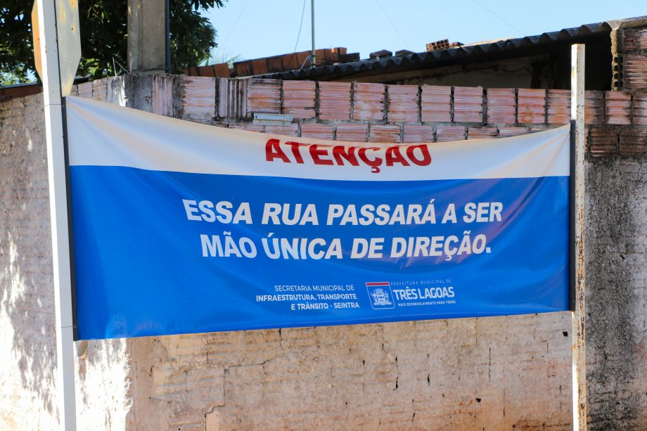 SEINTRA realiza mudanças em ruas do bairro Jardim Paranapunga