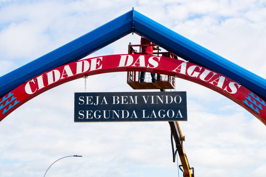 Segunda Lagoa ganha portal artesanal na Avenida dos Oleiros