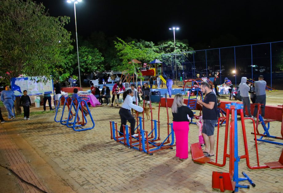 VIDA NA PRAÇA – Projeto esquentou o sábado na praça do Bairro JK