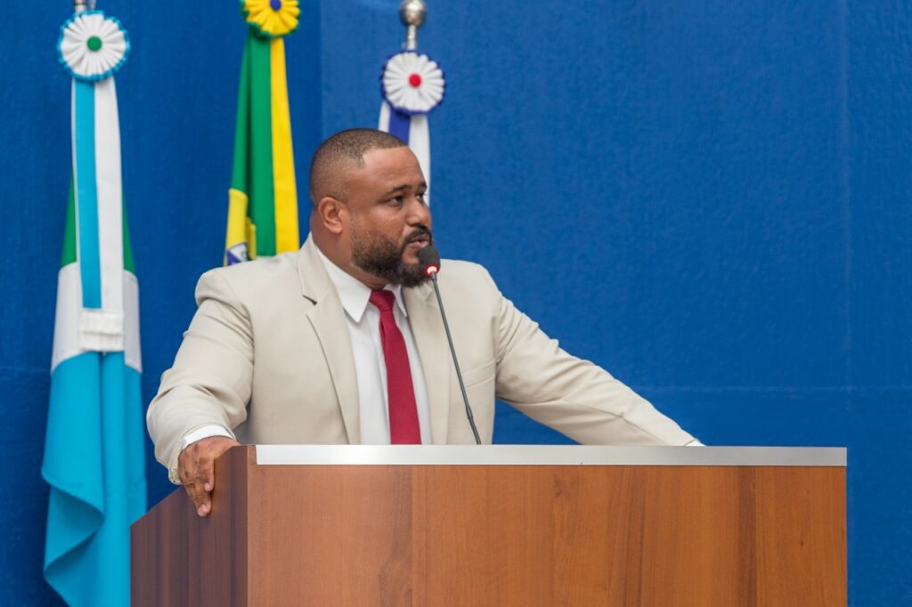 Deputado estadual, ex-vereador e professor recebem Título de Cidadão Três-Lagoense