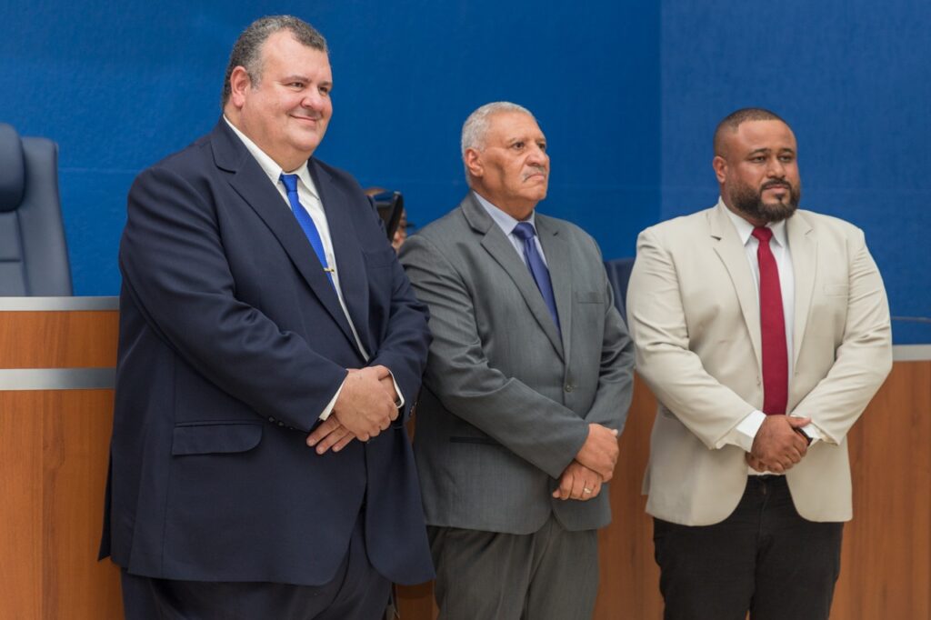 Deputado estadual, ex-vereador e professor recebem Título de Cidadão Três-Lagoense