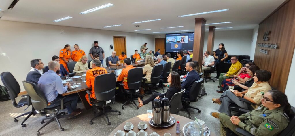 Autoridades nacionais e estaduais de meio ambiente debatem ações de combate aos incêndios no Pantanal