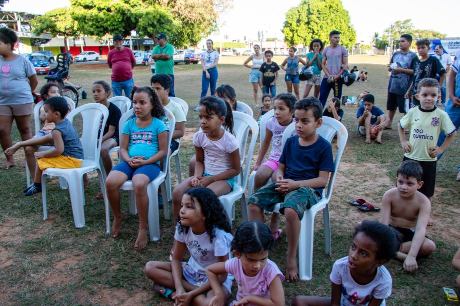 Evento em alusão ao trabalho infantil “Não Pule a Infância” reuniu cerca de 150 crianças e adolescentes na Lagoa Maior
