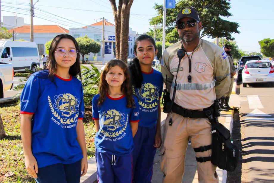 SMAS realiza blitz educativa em alusão ao junho prata